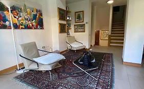 LegnHouse - 3 camere e giardino vicini a Milano, Fiera e IULM